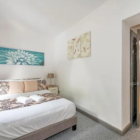 *f2gh* For Your Relaxed & Cosy + Free Parking + Free Fast Wifi * Apartment Leeds (West Yorkshire)