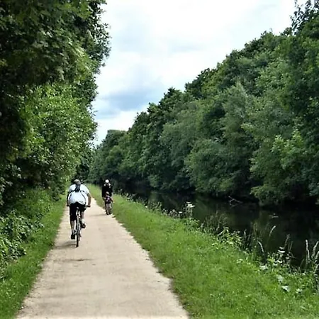 Apartment *f2gh* For Your Relaxed & Cosy + Free Parking + Free Fast Wifi *