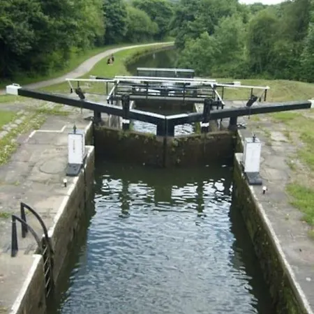 Apartment *f2gh* For Your Relaxed & Cosy + Free Parking + Free Fast Wifi * *