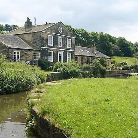 Apartment *f2gh* For Your Relaxed & Cosy + Free Parking + Free Fast Wifi * Leeds (West Yorkshire)