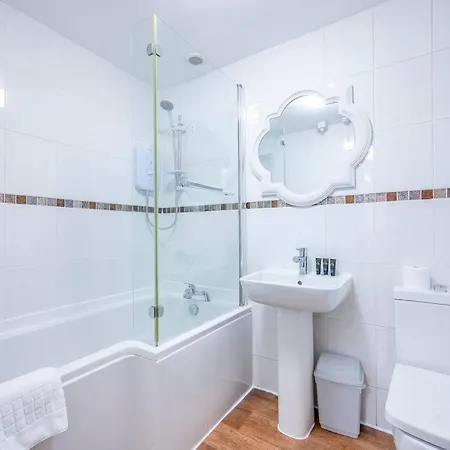 Apartment *f2gh* For Your Relaxed & Cosy + Free Parking + Free Fast Wifi * *
