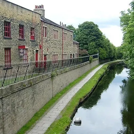 Apartment *f2gh* For Your Relaxed & Cosy + Free Parking + Free Fast Wifi *