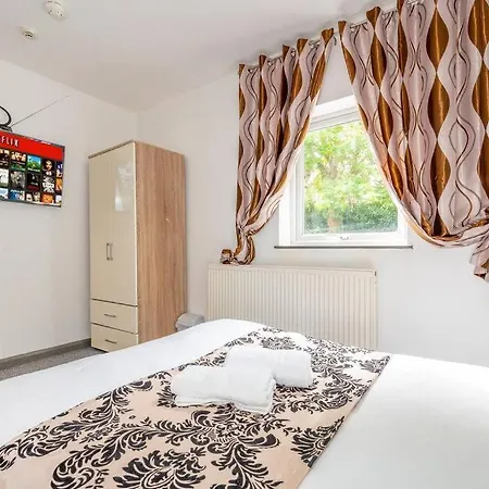 Apartment *f2gh* For Your Relaxed & Cosy + Free Parking + Free Fast Wifi * *