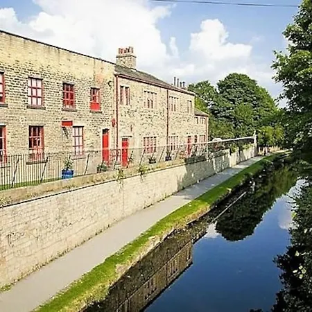 Apartment *f2gh* For Your Relaxed & Cosy + Free Parking + Free Fast Wifi * Leeds (West Yorkshire)