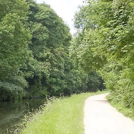 Apartment *f2gh* For Your Relaxed & Cosy + Free Parking + Free Fast Wifi *