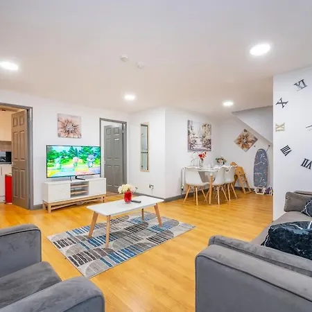 Apartamento *f2gh* For Your Relaxed & Cosy + Free Parking + Free Fast Wifi * *