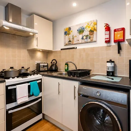 *f2gh* For Your Relaxed & Cosy + Free Parking + Free Fast Wifi * Leeds (West Yorkshire)