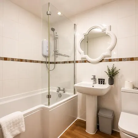 *f2gh* For Your Relaxed & Cosy + Free Parking + Free Fast Wifi * * Leeds (West Yorkshire)