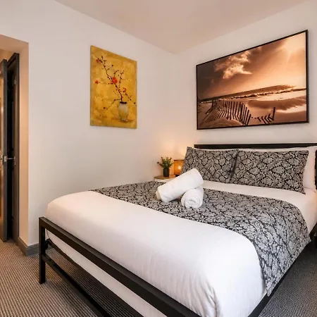 *f2gh* For Your Relaxed & Cosy + Free Parking + Free Fast Wifi * Apartamento