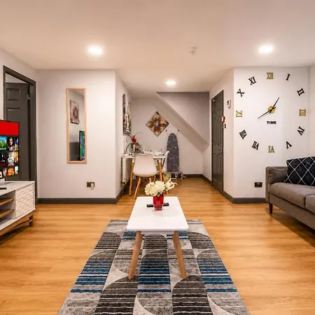 Apartamento *f2gh* For Your Relaxed & Cosy + Free Parking + Free Fast Wifi * *