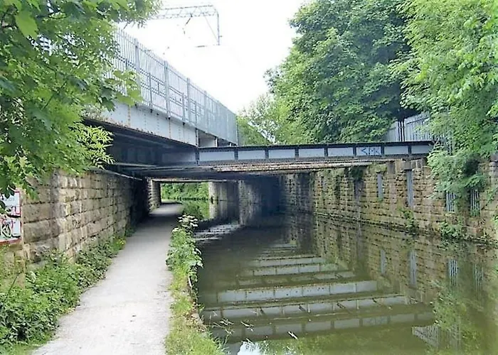 *f2gh* For Your Relaxed & Cosy + Free Parking + Free Fast Wifi * * Leeds (West Yorkshire)