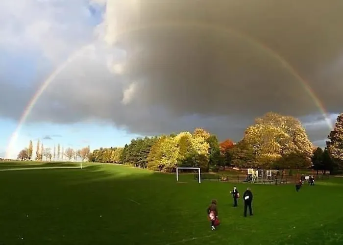 *f2gh* For Your Relaxed & Cosy + Free Parking + Free Fast Wifi * Leeds (West Yorkshire)