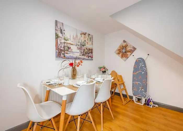 Appartamento *f2gh* For Your Relaxed & Cosy + Free Parking + Free Fast Wifi * *