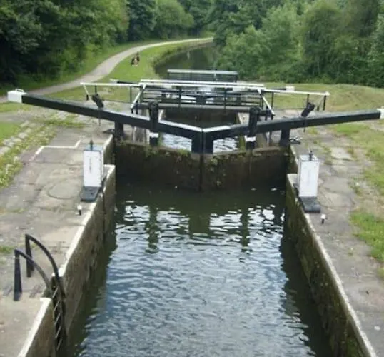 Appartamento *f2gh* For Your Relaxed & Cosy + Free Parking + Free Fast Wifi * *